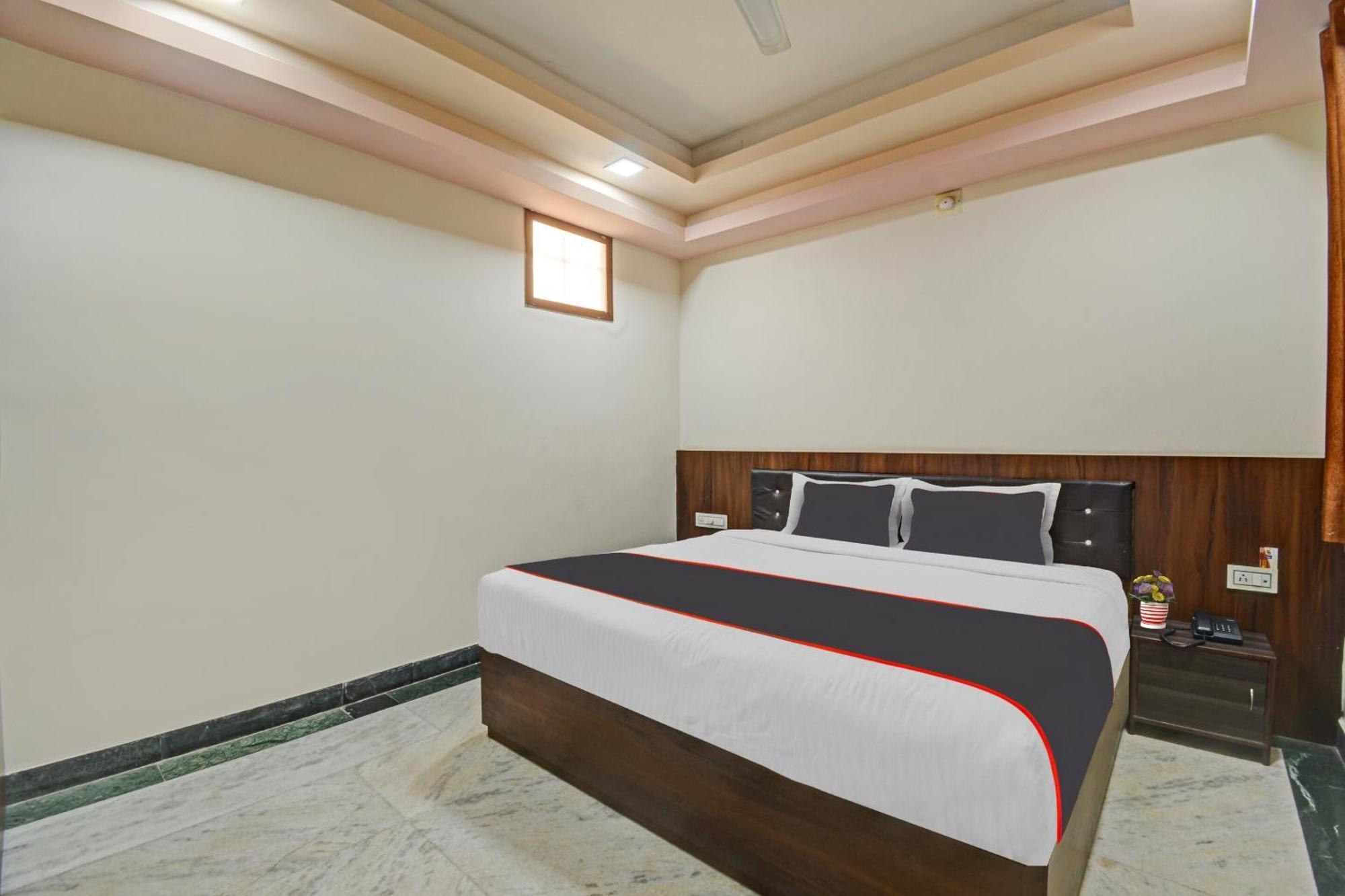 Hotel Collection O The Sunrise Udaipur Esterno foto