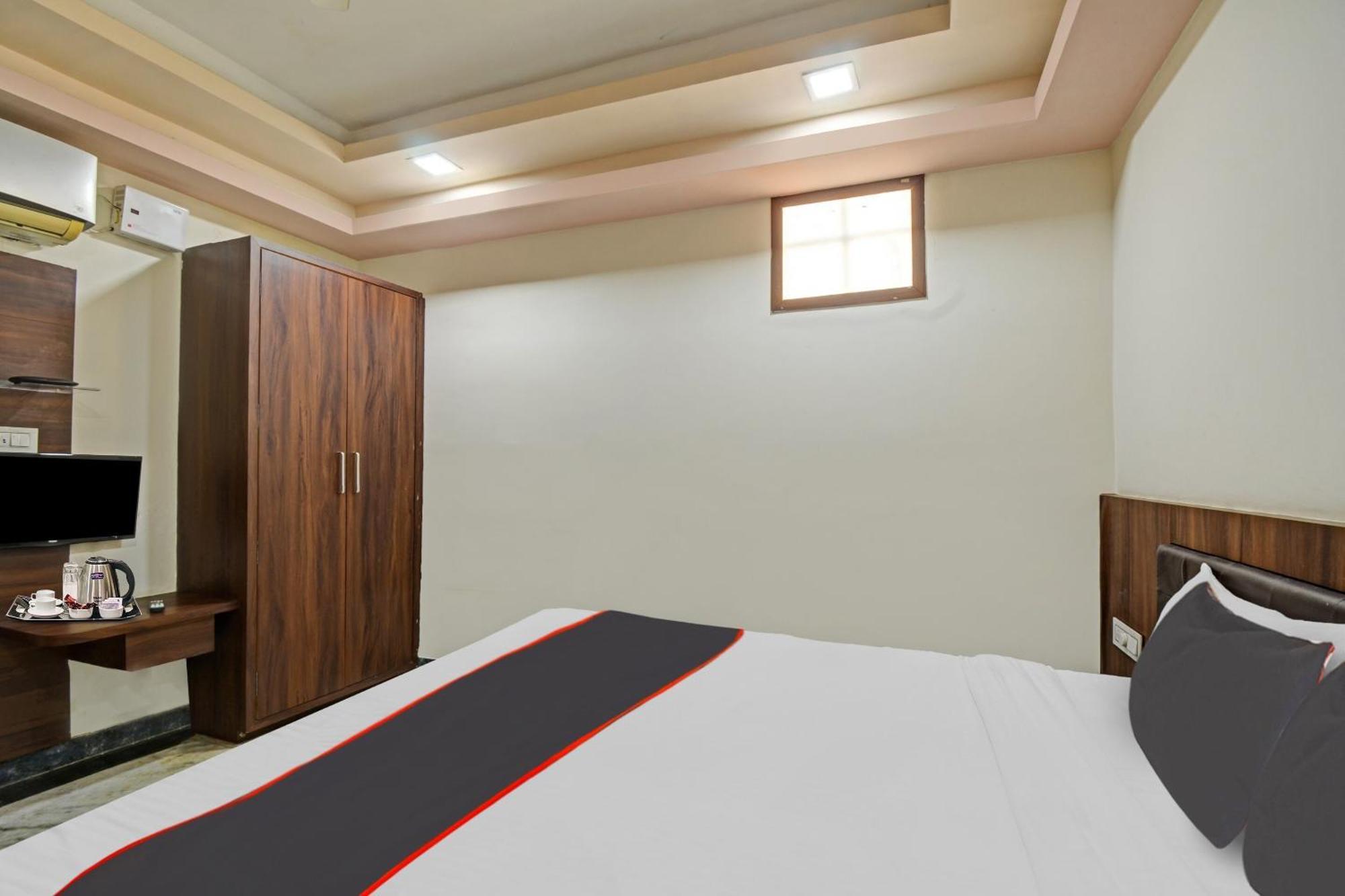 Hotel Collection O The Sunrise Udaipur Esterno foto